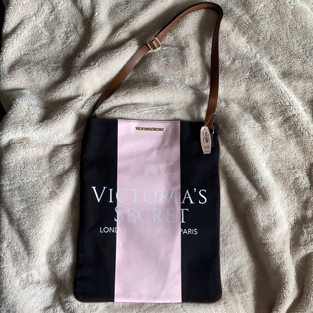 New With Tags! Victoria’s Secret Cross Body 💕